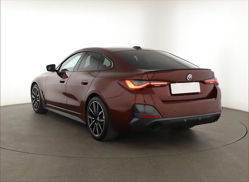 BMW Řada 4 (2023) 430i xDrive - fotka 4 z 20