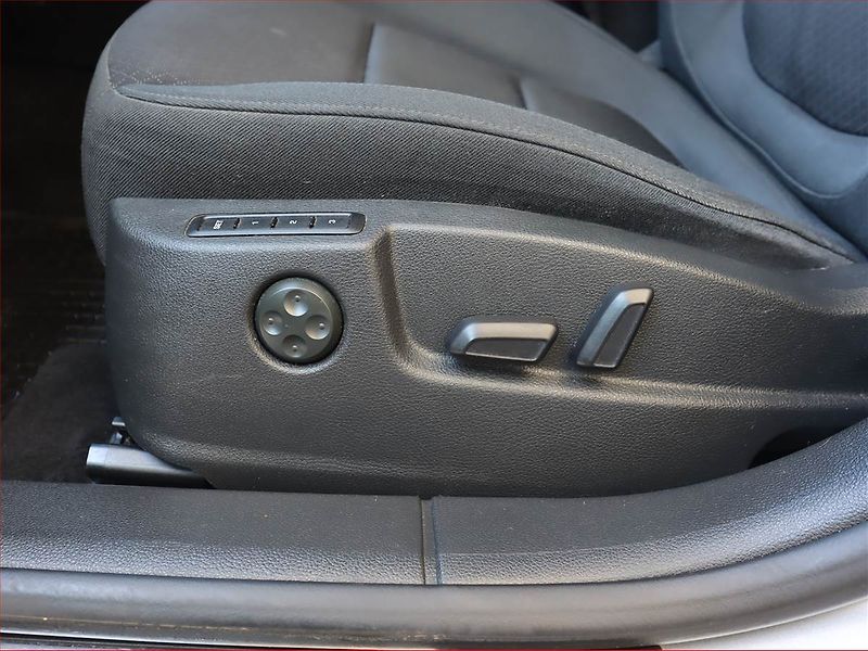 Škoda Superb (2014) 2.0 TDI, Navi, Xenony - fotka 17 z 20