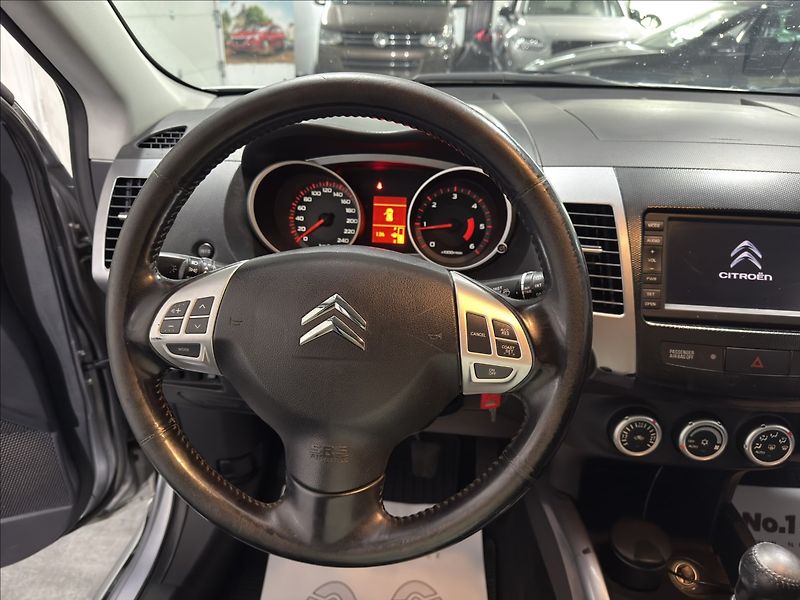 Citroën C-Crosser 2,2   HDI AWD EXCLUSIVE XENON - fotka 8 z 38