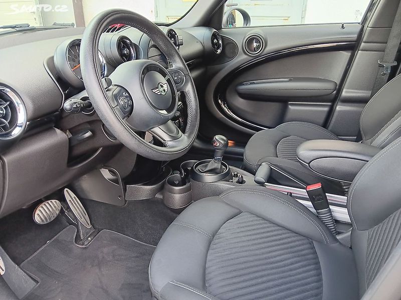 Mini Countryman 2.0D  S WORKS 4X4 - fotka 9 z 26