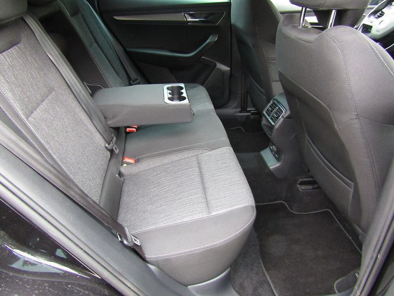 Škoda Karoq (2019) 1.0 TSI 85kW ACC + KAMERA - fotka 26 z 43