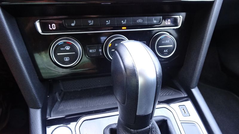 Volkswagen Arteon 2.0 Tdi Bmt 140kw Dsg Elegance - fotka 23 z 38