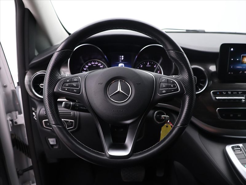 Mercedes-Benz Třídy V 2,0 220d Aut. Avantgarde L DPH - fotka 18 z 35