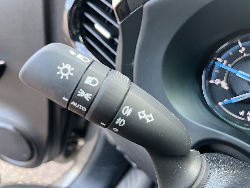 Toyota Hilux 2.8L Diesel  6 AT Invincible - fotka 17 z 29