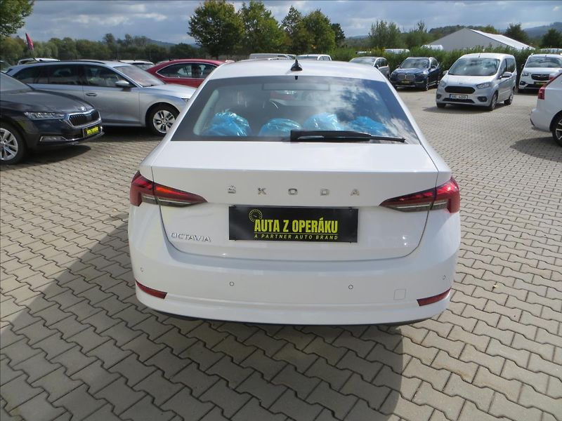 Škoda Octavia 2,0 TDI 85kw Ambition DSG - fotka 6 z 26
