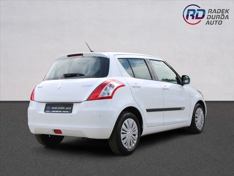 Suzuki Swift 1,2 i  ČR,1.MAJ,AUTOMAT,69TKM - fotka 5 z 23