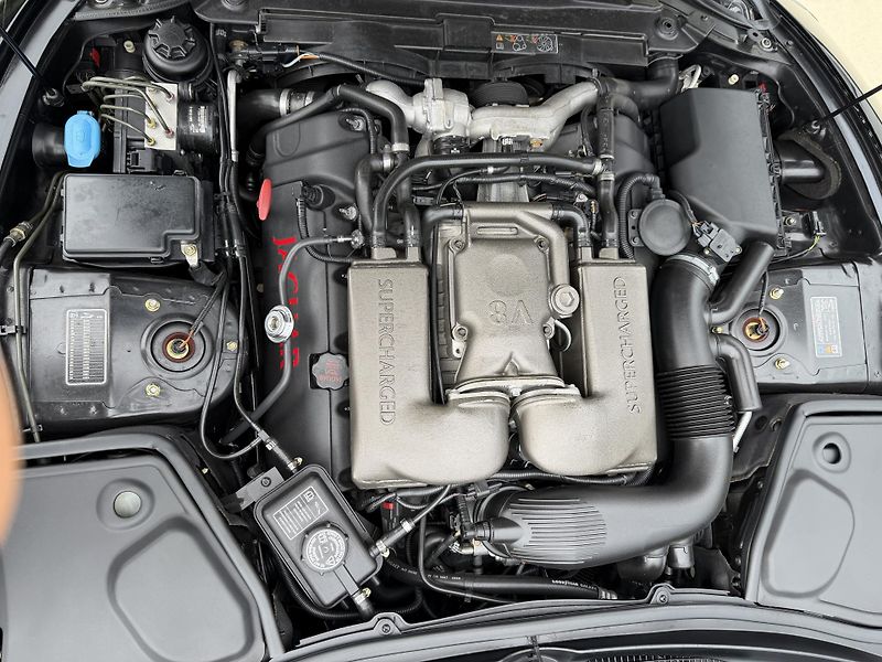 Jaguar XKR COUPE - fotka 25 z 26