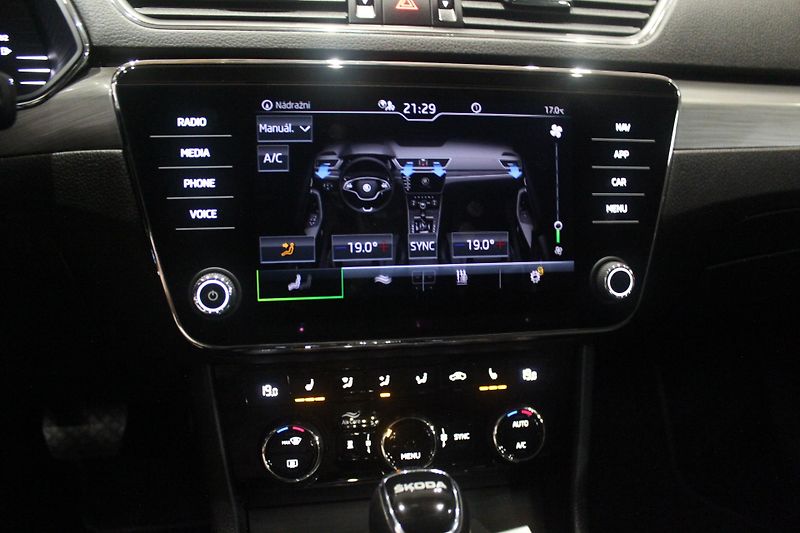 Škoda Superb (2023) 110kW,Tažné,Nez. topení,Matrix - fotka 26 z 30