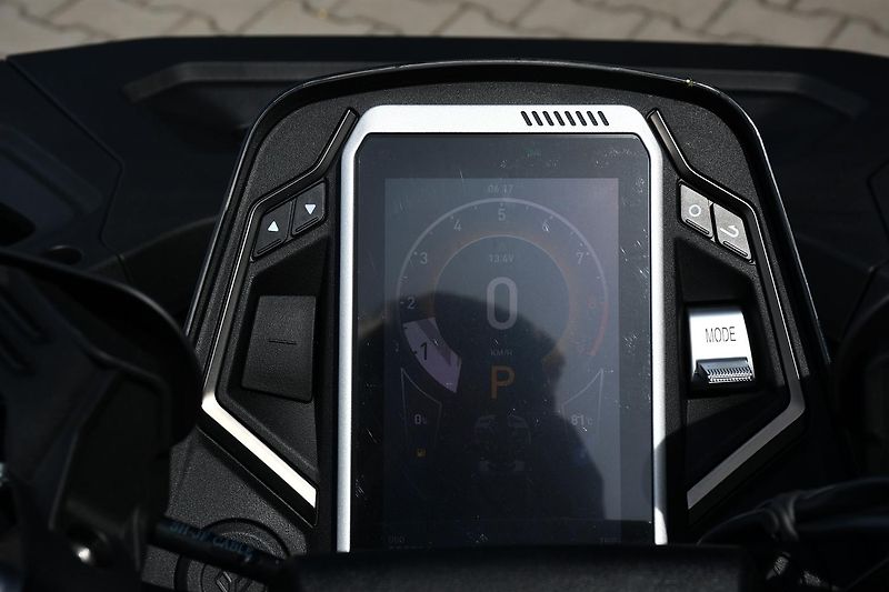 Benda REDSTONE 550 R2 DL (2026) PREMIUM L7e AKČNÍ NABÍDKA - fotka 19 z 19