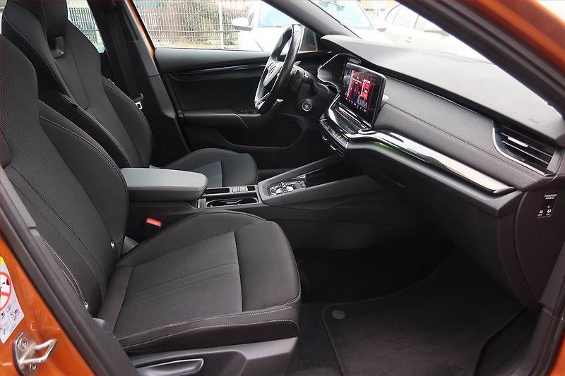 Škoda Octavia (2023) Sportline 2.0 TDI - fotka 9 z 22
