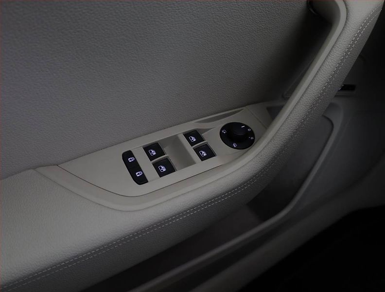 Škoda Superb (2022) Laurin&Klement 2.0 TDI - fotka 16 z 20
