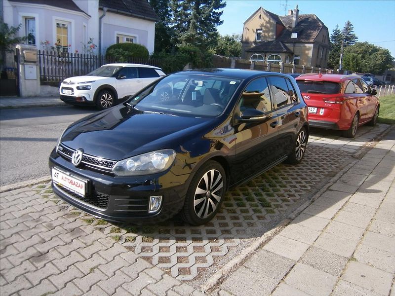 Volkswagen Golf 2,0 TDI  GTD 125 KW - fotka 2 z 12