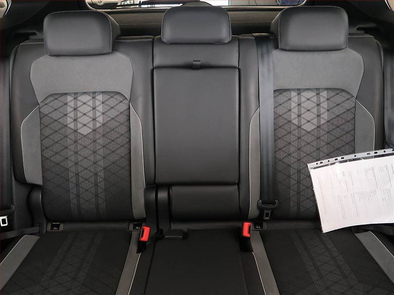 Volkswagen Tiguan (2023) R-Line 2.0 TDI - fotka 10 z 24