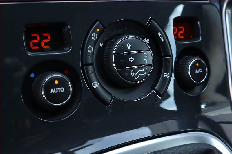 Peugeot 3008 (2014) 1.6 HDi, Serv.kniha, Tempomat - fotka 13 z 20