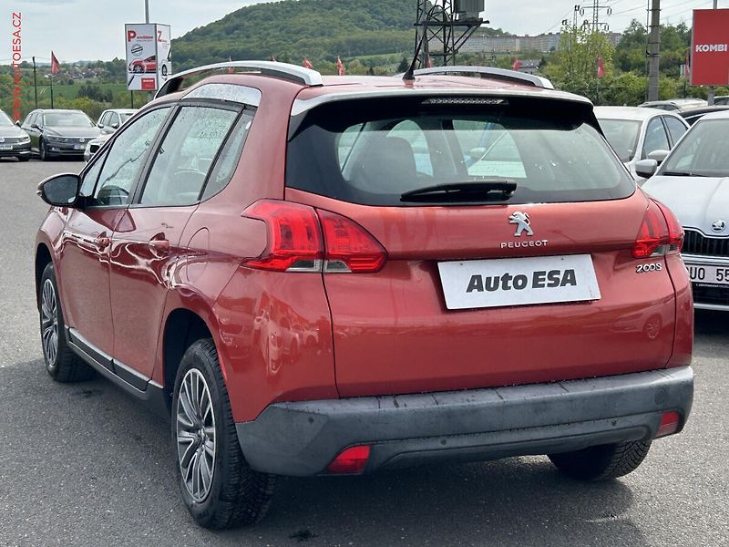 Peugeot 2008 (2015) 1.2PT, ČR, AC, park.asist - fotka 6 z 14