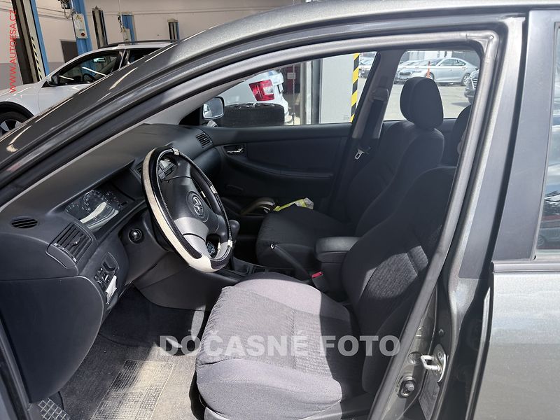 Toyota Corolla (2004) 1.4 VVT-i, ČR, TZ, STK 7/2028 - fotka 3 z 3