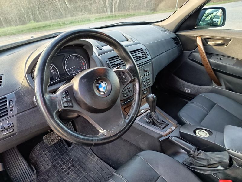 BMW X3 (2004) 3.0i automat - fotka 33 z 38