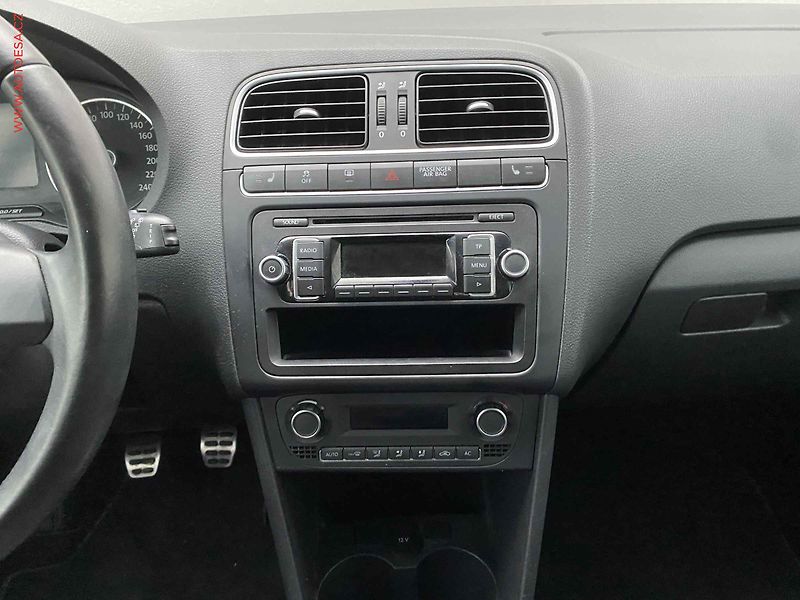 Volkswagen Polo (2011) 1.2 HTP, Style, +kola - fotka 12 z 16