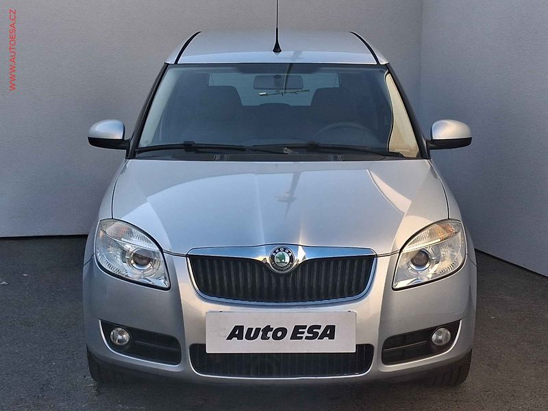 Škoda Roomster (2010) 1.2 i, 2.maj,ČR, Xenon - fotka 2 z 15