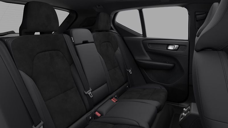 Volvo XC40 (2026) B3 AUT BLACK EDITION ULTRA - fotka 11 z 14