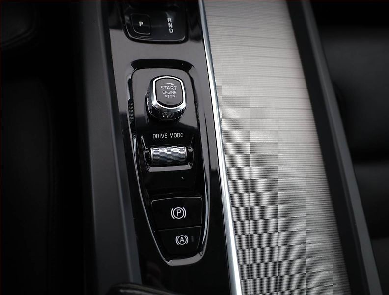 Volvo XC60 (2020) B4 AWD - fotka 13 z 22