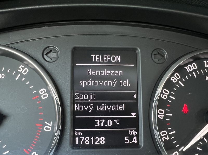 Škoda Rapid (2013) 1.2TSi Spaceback! Panorama! - fotka 24 z 26