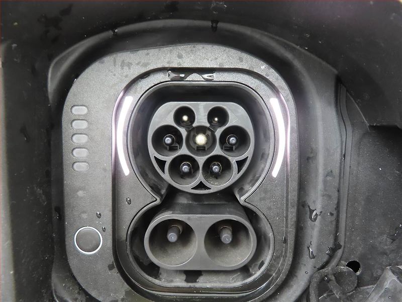 Fiat 500e (2022) 42 kWh, SoH 93%, Automat - fotka 15 z 18