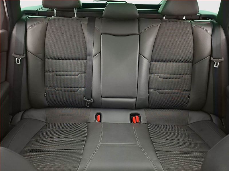 Peugeot 508 (2014) 2.2 HDi, Automat, Navi, Xenony - fotka 10 z 22