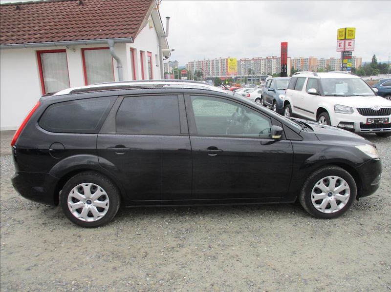 Ford Focus 1,6 16V, 75kW, digiklima,ABS, - fotka 4 z 20