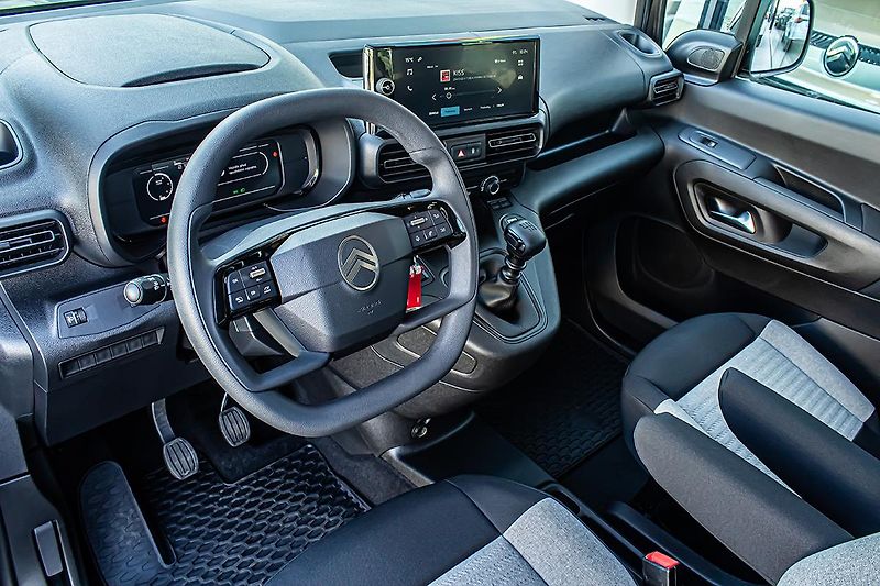 Citroën Berlingo (2026) 1,5 XL PLUS + kamera +vyhř.sed - fotka 12 z 17