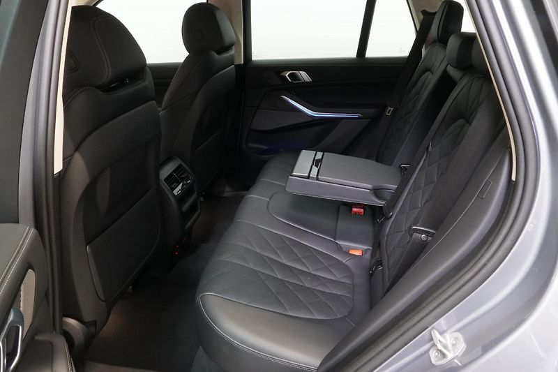 BMW X5 Xdrive30d,ČR,DPH,360,HUD,ACC - fotka 22 z 39