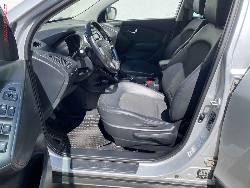 Hyundai ix35 (2012) 1.7 CRDi, ČR, AC, panor - fotka 9 z 18