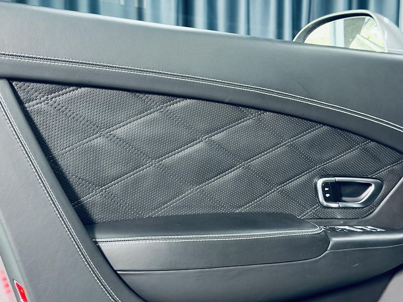 Bentley Continental GT (2012) 6.0 W12 MAX Výbava  - fotka 15 z 48
