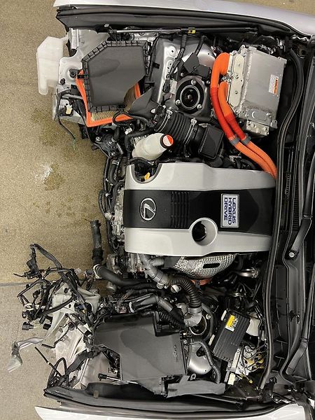 Lexus IS 300h 2.5l 133 kW - fotka 19 z 19