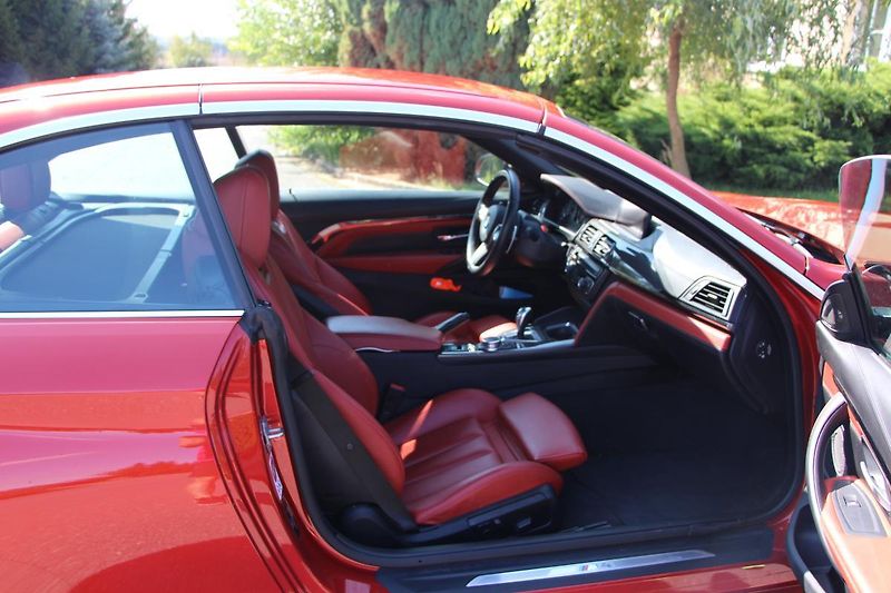 BMW M4 M4 CABRIO  - fotka 12 z 15