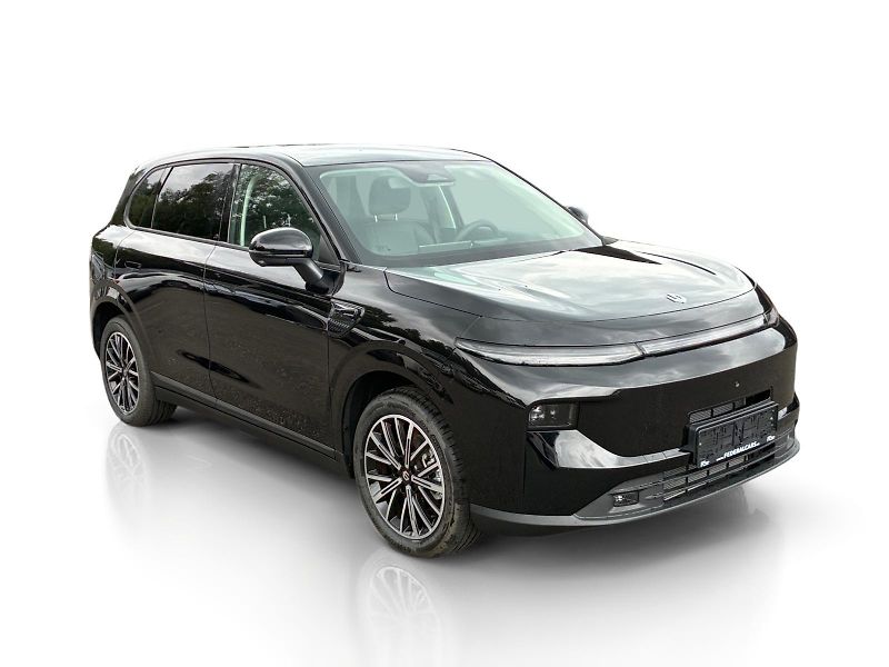 Leapmotor B10 (2026) Design Hybrid EV       - fotka 7 z 15