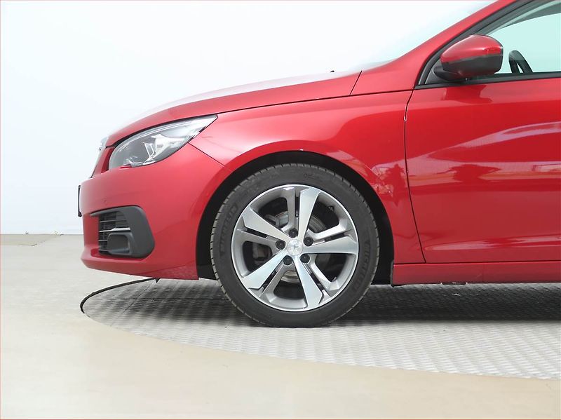 Peugeot 308 (2018) 1.2 PureTech, ČR,1.maj - fotka 15 z 16