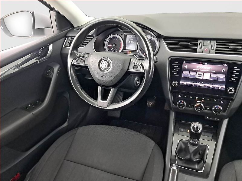 Škoda Octavia (2017) Style 1.0 TSI, Serv.kniha - fotka 7 z 19