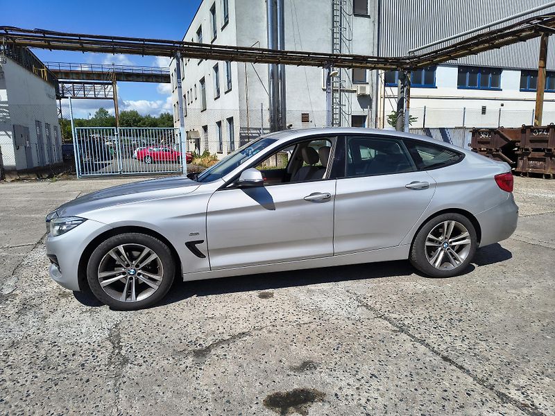 BMW Řada 3 (2017) 320i GT - fotka 5 z 12