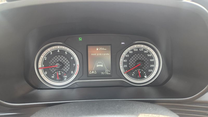 Hyundai Bayon (2023)  1.2i 62 kW ComfortClub CZ DPH - fotka 25 z 28