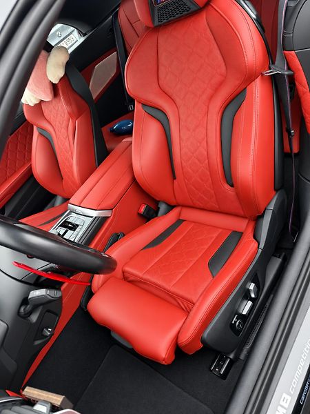 BMW M8 (2020) Compet., Carbon Ceramic brzdy - fotka 5 z 7