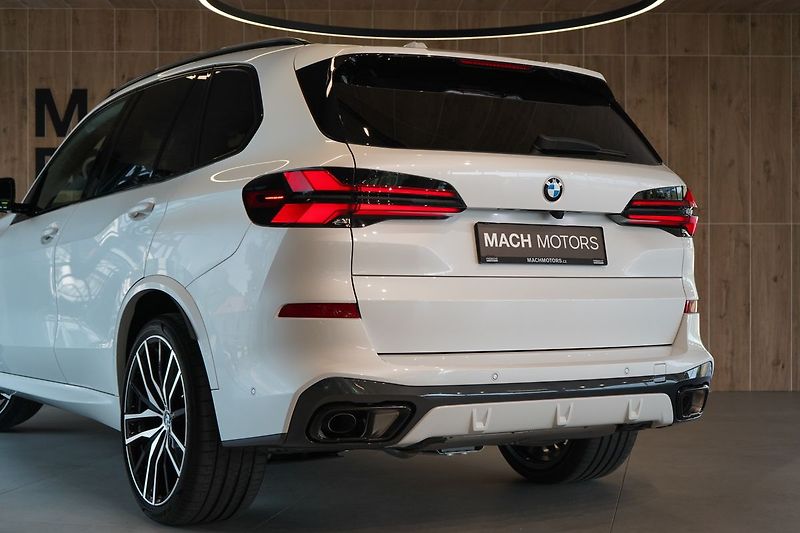 BMW X5 40d xDrive, Vzduch, Tažné, HUD - fotka 13 z 47