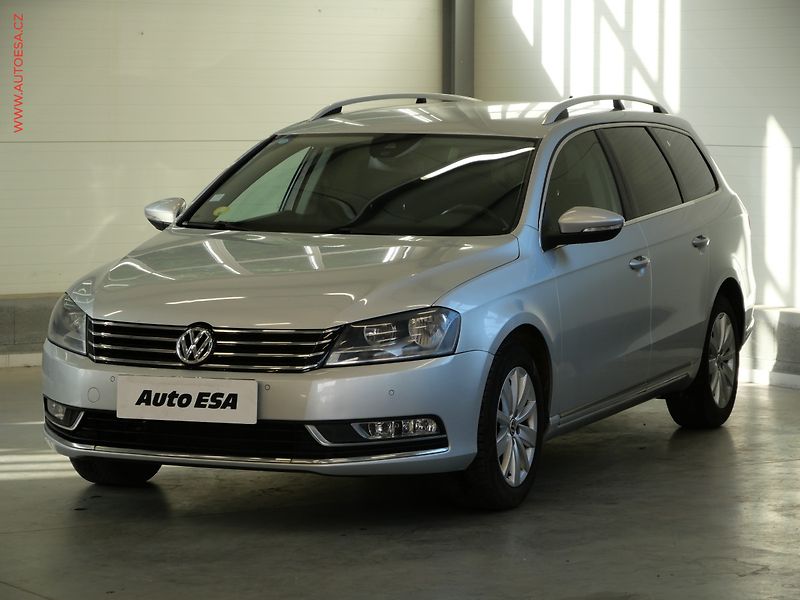 Volkswagen Passat (2012) 2.0 TDi, Comfortline, DSG, TZ - fotka 3 z 21