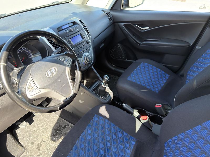 Hyundai ix20 1.4i 66kW KLIMA REZERVACE - fotka 11 z 22