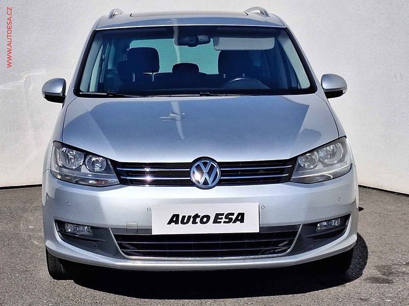 Volkswagen Sharan (2013) 2.0 TDi, AC, navi, park.asist - fotka 2 z 20