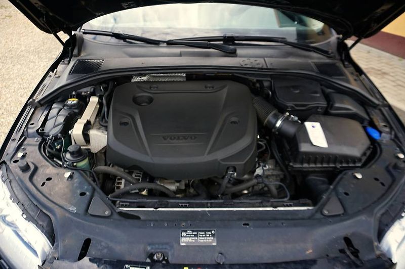 Volvo V70 (2016) MOMENTUM 2,0 D4 133 kW - fotka 61 z 64