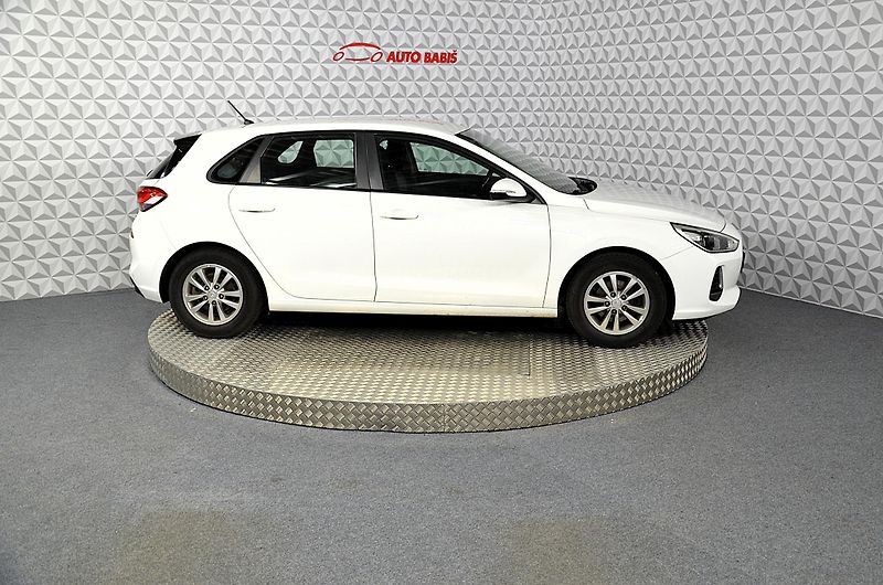 Hyundai i30 (2017) 1.4i 73kW HB - fotka 4 z 19