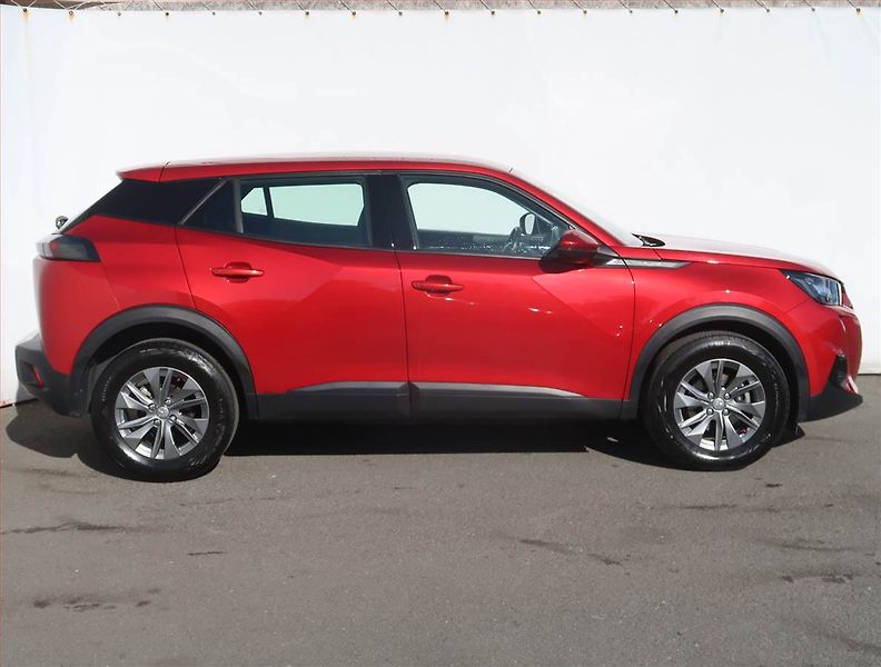 Peugeot 2008 (2020) 1.2 PureTech, ČR,1.maj - fotka 6 z 18