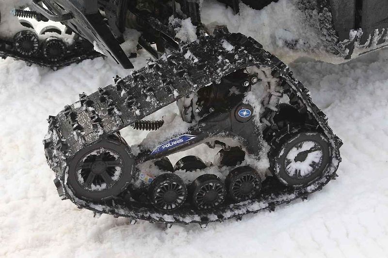 Na čtyřkolce se sněhovými pásy se dostanete v zimě všude