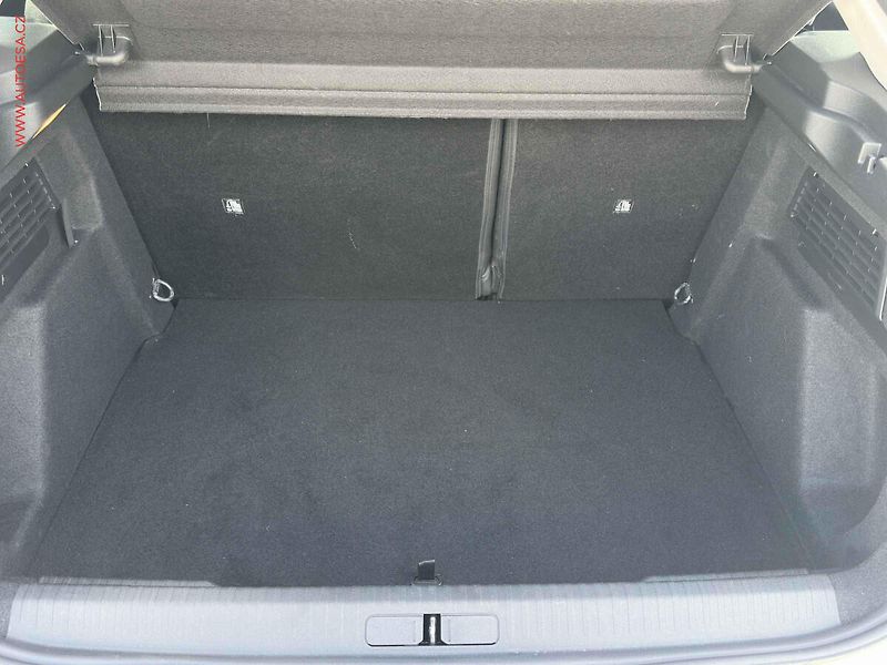 Citroën C4 (2022) 1.2PT, Life, TZ - fotka 7 z 17